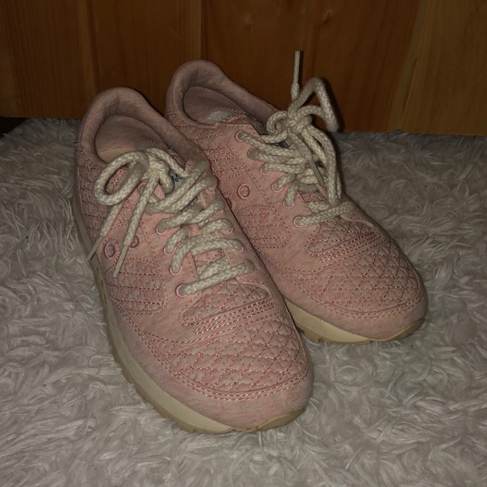 Saucony Pink Comfort- Fit Tennis Shoes! 💞